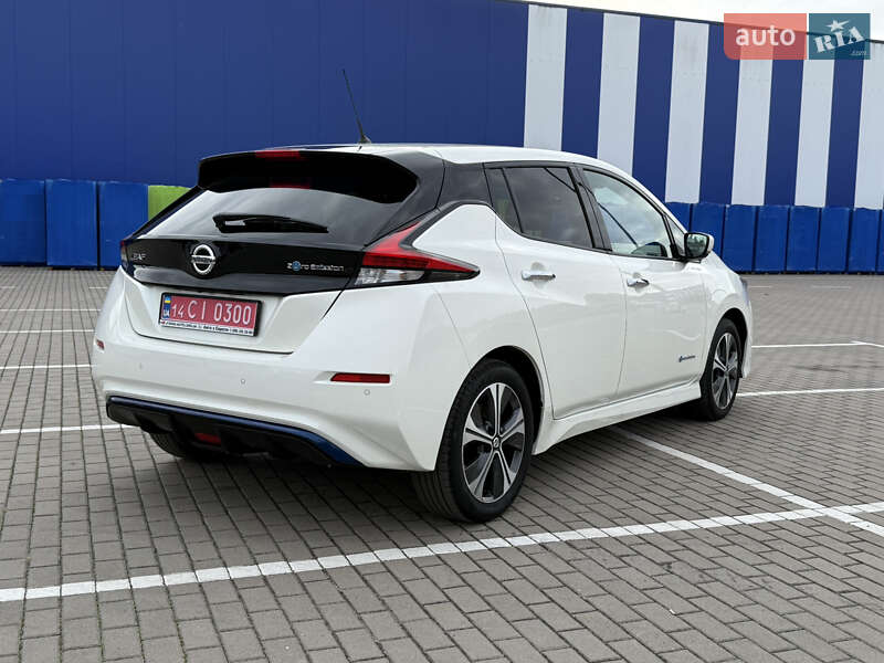 Хетчбек Nissan Leaf 2020 в Дубні