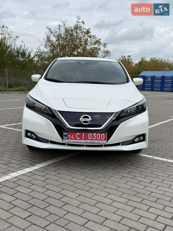 Хетчбек Nissan Leaf 2020 в Дубні