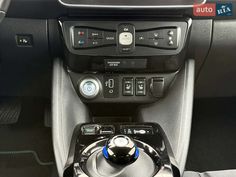 Хетчбек Nissan Leaf 2020 в Дубні