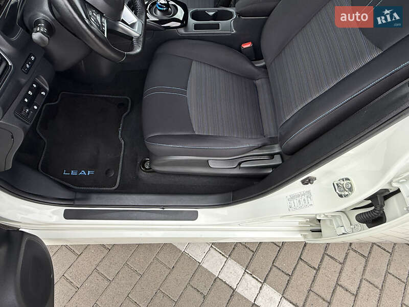 Хетчбек Nissan Leaf 2020 в Дубні