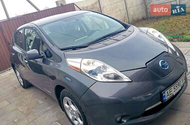 Хетчбек Nissan Leaf 2013 в Дніпрі