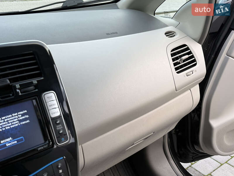 Хэтчбек Nissan Leaf 2014 в Ровно