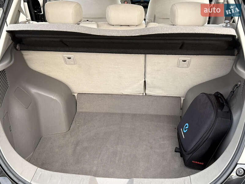 Хэтчбек Nissan Leaf 2014 в Ровно