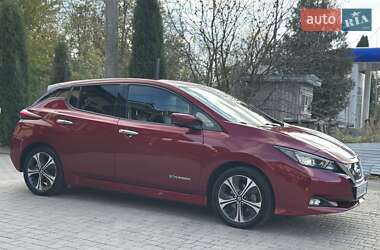 Хэтчбек Nissan Leaf 2018 в 