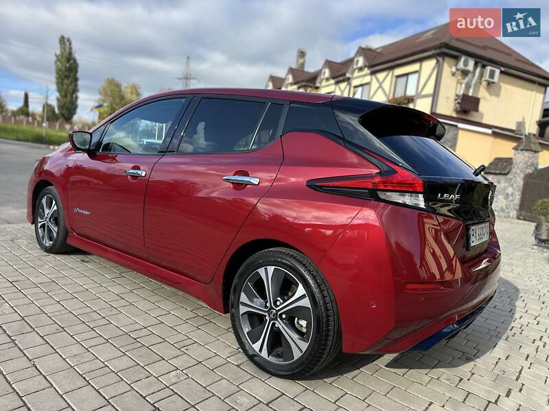 Хэтчбек Nissan Leaf 2018 в Хмельницком