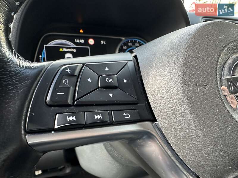 Хэтчбек Nissan Leaf 2018 в Хмельницком