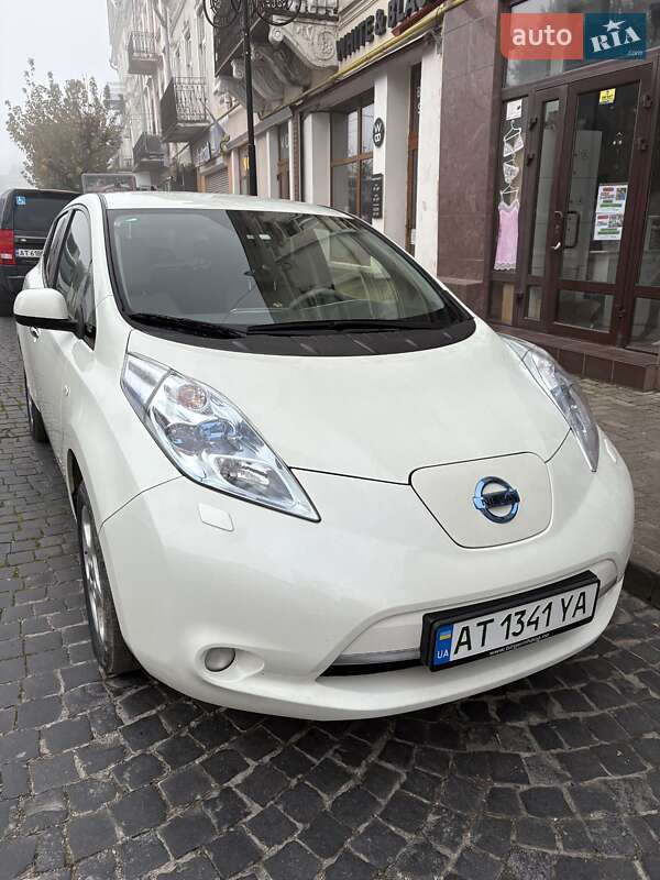 Хэтчбек Nissan Leaf 2012 в Коломые