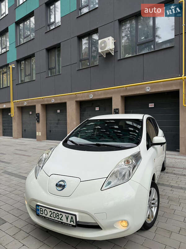 Хэтчбек Nissan Leaf 2014 в Тернополе