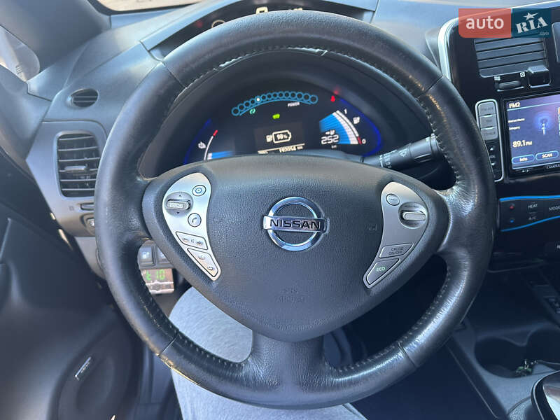 Хэтчбек Nissan Leaf 2013 в Самборе