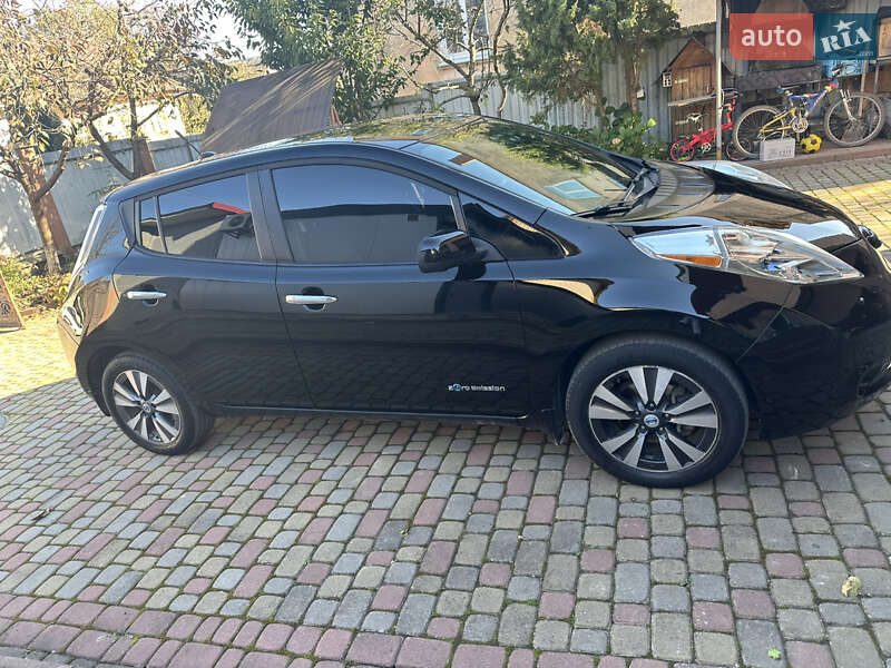 Хэтчбек Nissan Leaf 2013 в Самборе