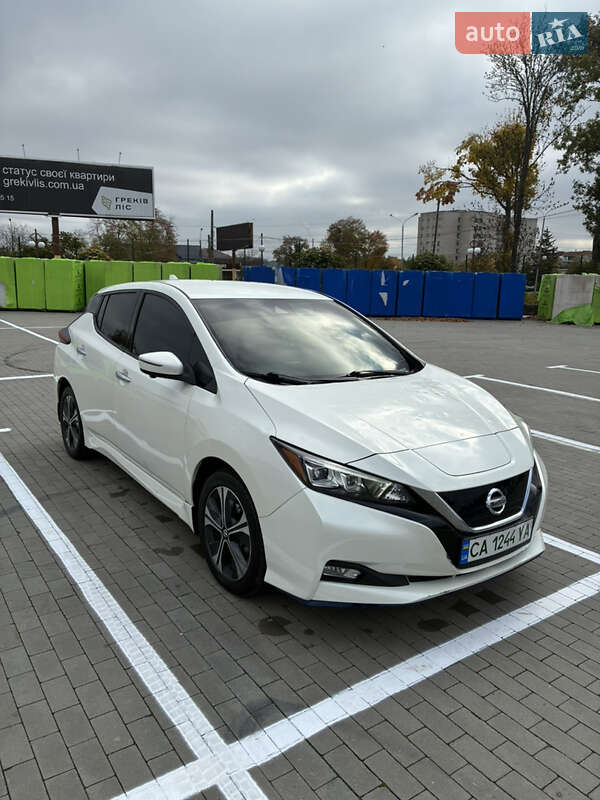 Хэтчбек Nissan Leaf 2021 в Киеве фото 2 Хэтчбек Nissan Leaf 2021 в Киеве