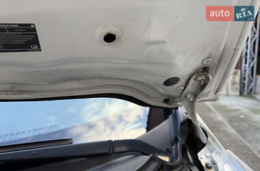 Хэтчбек Nissan Leaf 2013 в 