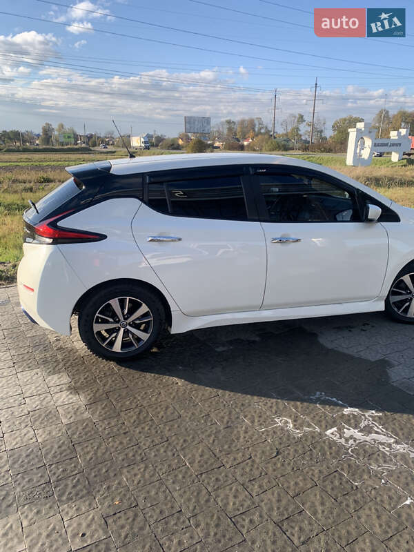 Хетчбек Nissan Leaf 2018 в Львові