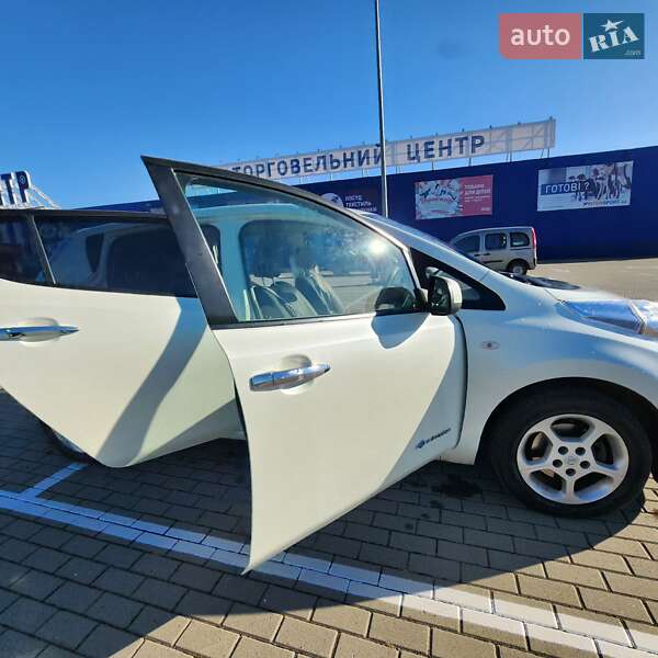 Хетчбек Nissan Leaf 2012 в Нововолинську фото 13 Хетчбек Nissan Leaf 2012 в Нововолинську