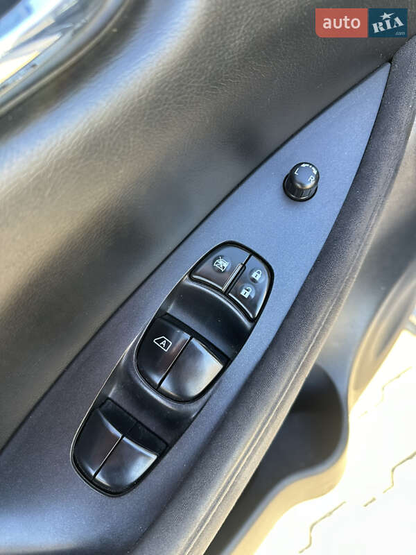 Хетчбек Nissan Leaf 2015 в Чернівцях фото 9 Хетчбек Nissan Leaf 2015 в Чернівцях