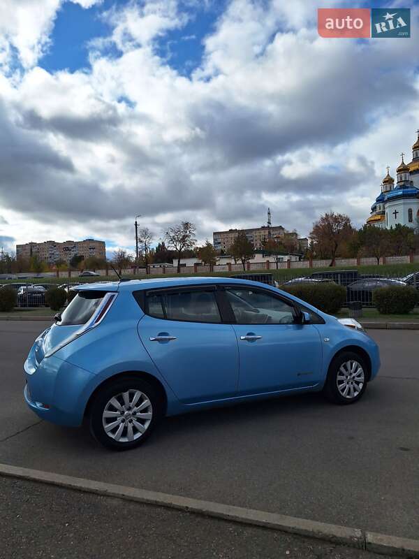 Хэтчбек Nissan Leaf 2015 в Кривом Роге