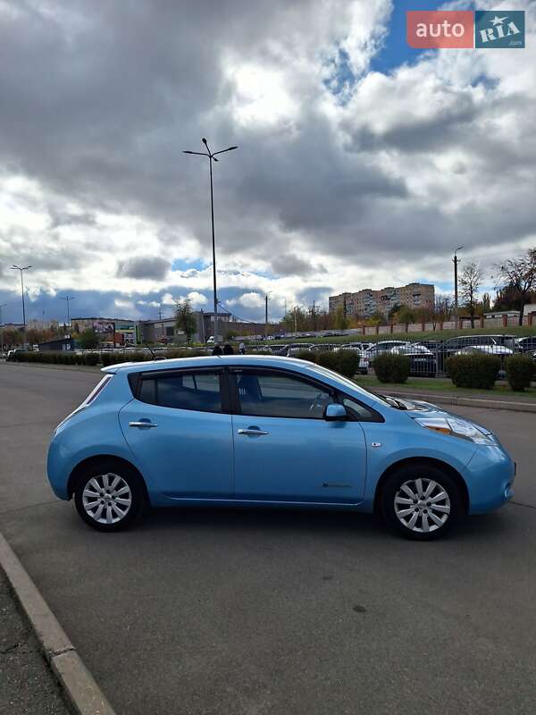 Хэтчбек Nissan Leaf 2015 в Кривом Роге