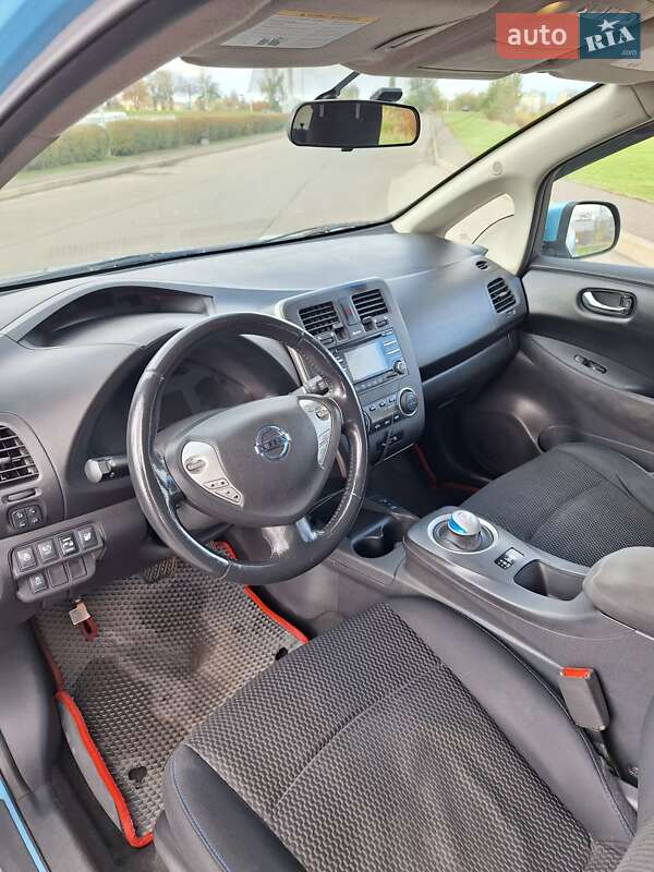 Хэтчбек Nissan Leaf 2015 в Кривом Роге