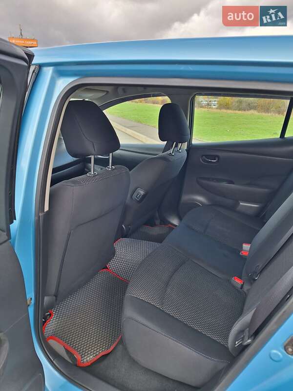Хэтчбек Nissan Leaf 2015 в Кривом Роге