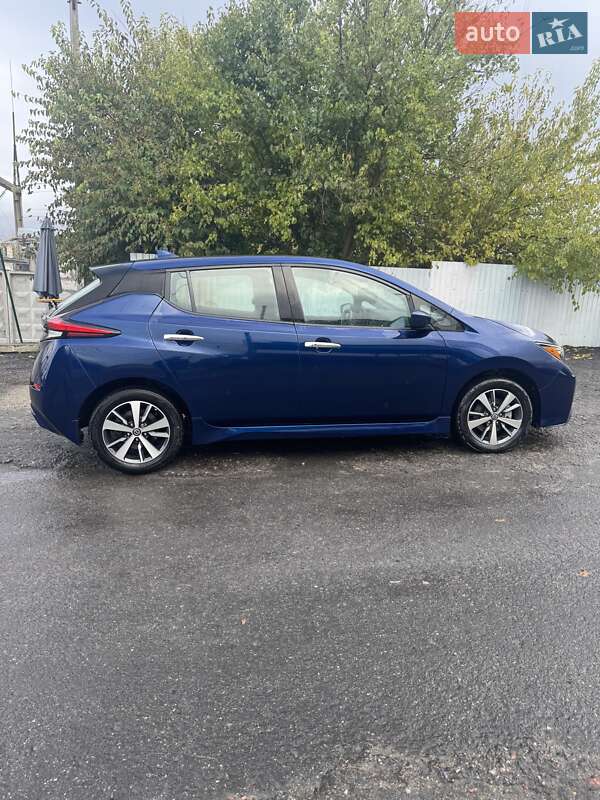 Хэтчбек Nissan Leaf 2020 в Киеве