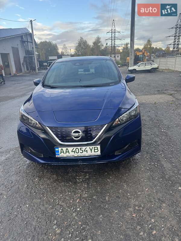 Хэтчбек Nissan Leaf 2020 в Киеве