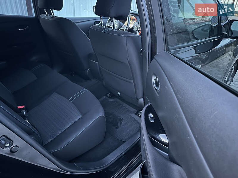 Хэтчбек Nissan Leaf 2018 в Сокале