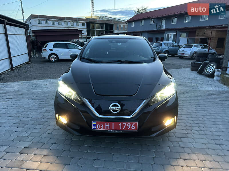 Хэтчбек Nissan Leaf 2018 в Сокале