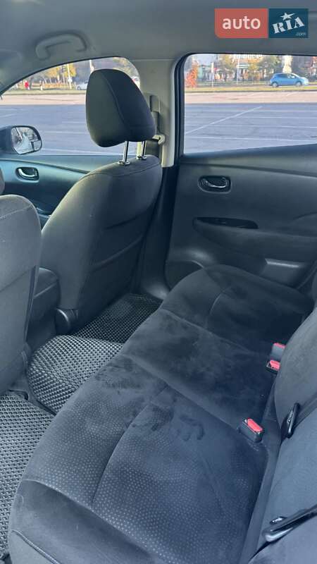 Хэтчбек Nissan Leaf 2015 в Ивано-Франковске