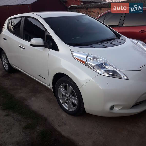 Хетчбек Nissan Leaf 2013 в Нововолинську фото 4 Хетчбек Nissan Leaf 2013 в Нововолинську