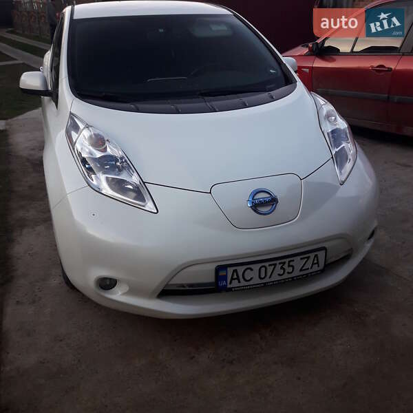 Хетчбек Nissan Leaf 2013 в Нововолинську фото Хетчбек Nissan Leaf 2013 в Нововолинську