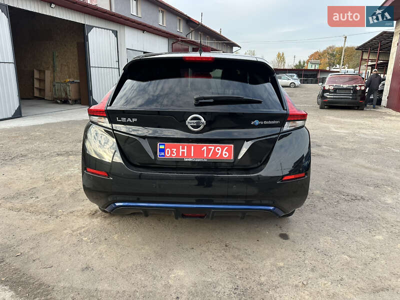 Хэтчбек Nissan Leaf 2018 в Сокале