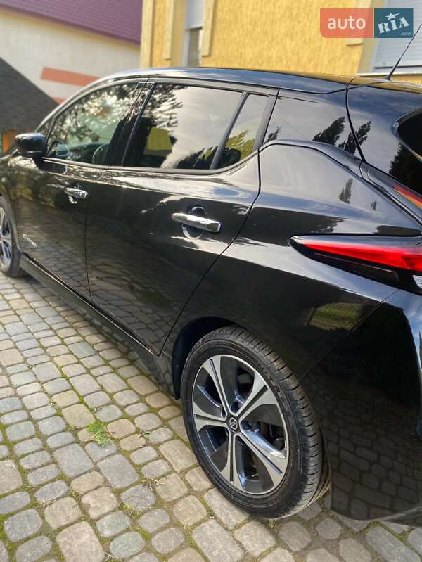 Хетчбек Nissan Leaf 2018 в Дрогобичі