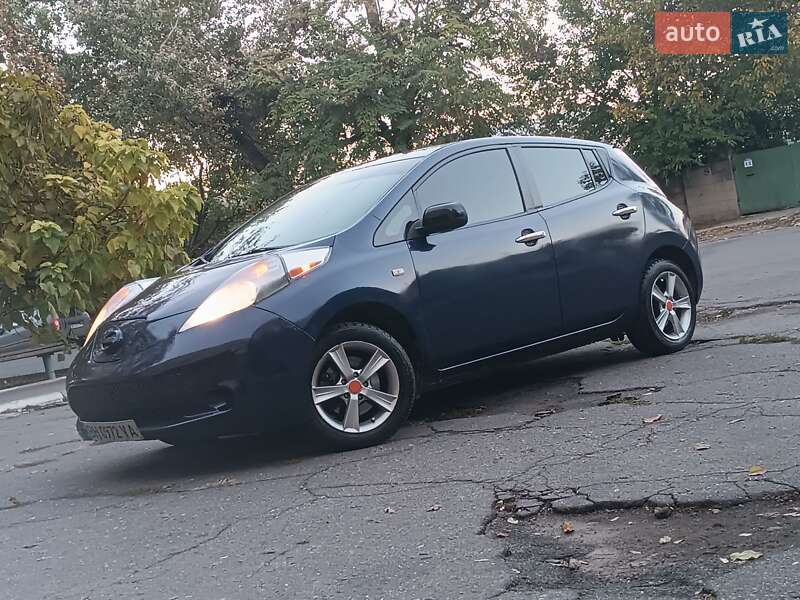 Хэтчбек Nissan Leaf 2017 в Одессе
