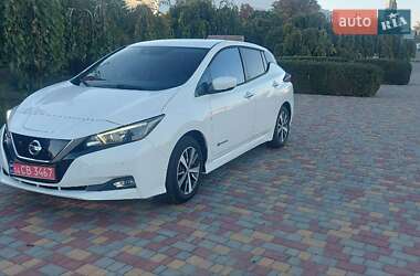 Хетчбек Nissan Leaf 2019 в Авангарді