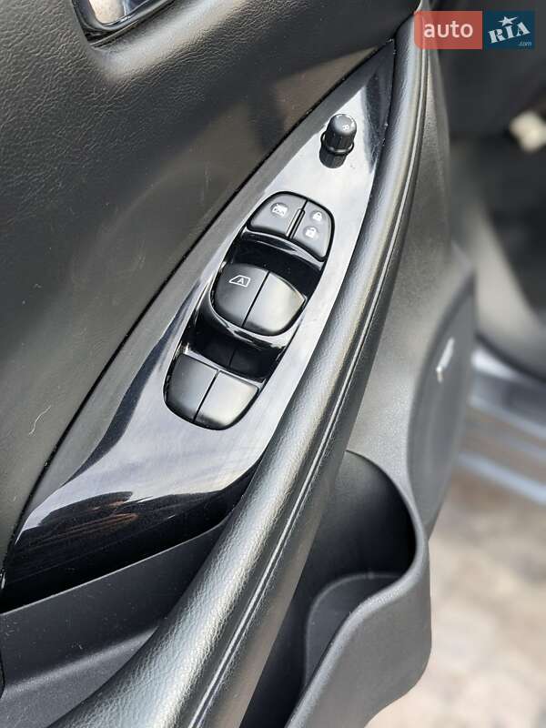 Хетчбек Nissan Leaf 2017 в Ратному фото 12 Хетчбек Nissan Leaf 2017 в Ратному