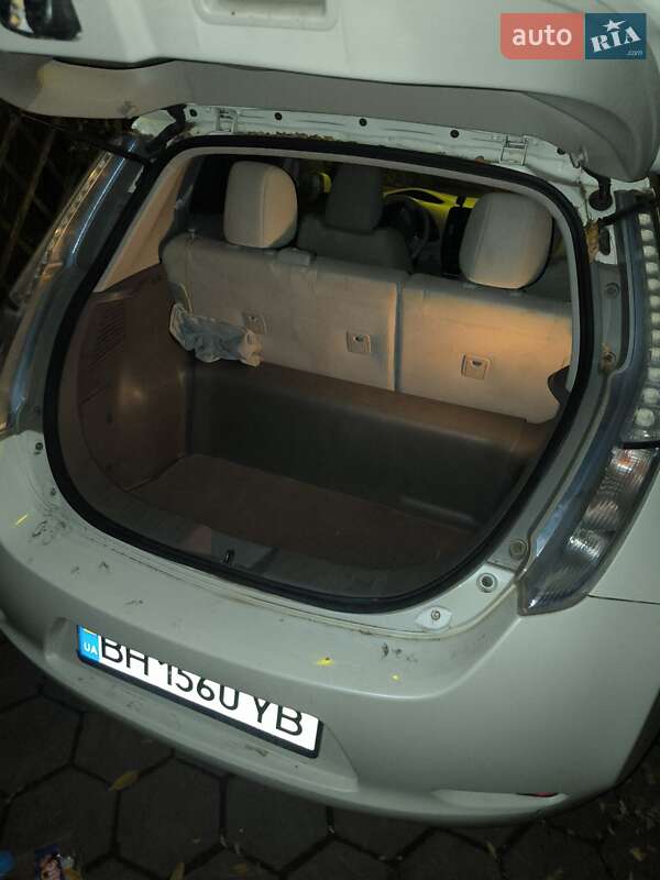 Хэтчбек Nissan Leaf 2012 в Одессе