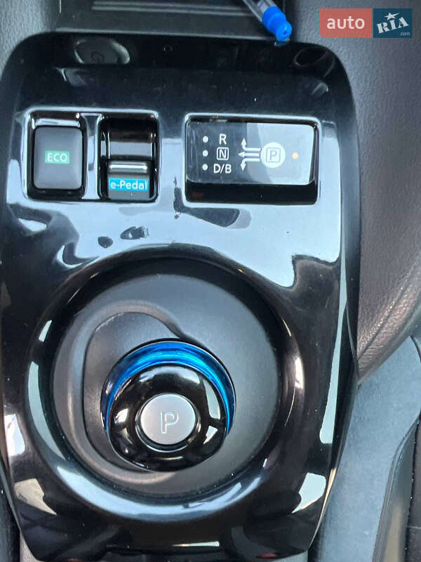 Хетчбек Nissan Leaf 2018 в Дніпрі