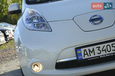Хэтчбек Nissan Leaf 2011 в 