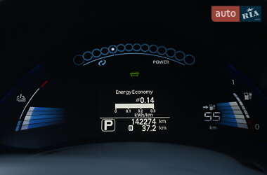 Хэтчбек Nissan Leaf 2011 в 