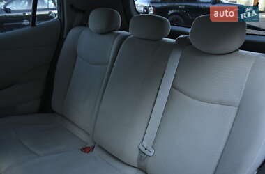 Хэтчбек Nissan Leaf 2011 в 