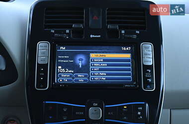 Хэтчбек Nissan Leaf 2011 в 