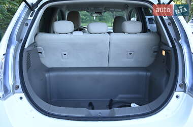 Хэтчбек Nissan Leaf 2011 в 