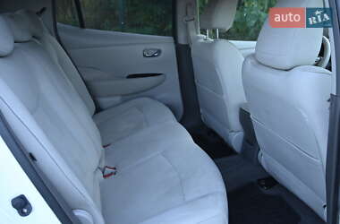 Хэтчбек Nissan Leaf 2011 в 
