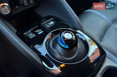 Хэтчбек Nissan Leaf 2018 в 