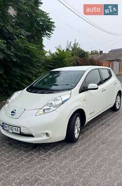 Хэтчбек Nissan Leaf 2016 в Одессе Хэтчбек Nissan Leaf 2016 в Одессе