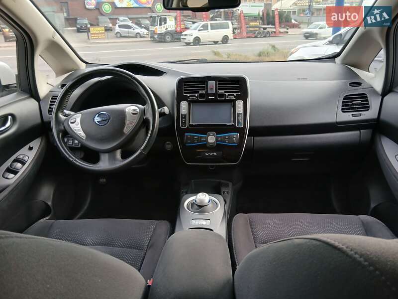 Хетчбек Nissan Leaf 2015 в Києві