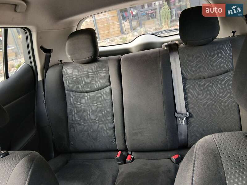 Хетчбек Nissan Leaf 2015 в Києві