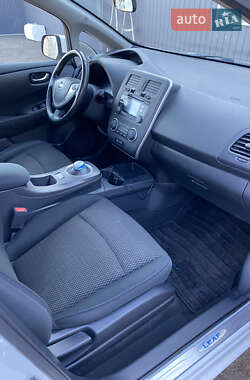 Хетчбек Nissan Leaf 2015 в  фото 8 Хетчбек Nissan Leaf 2015 в