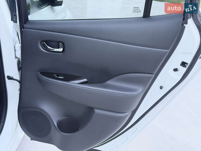 Хэтчбек Nissan Leaf 2014 в Луцке