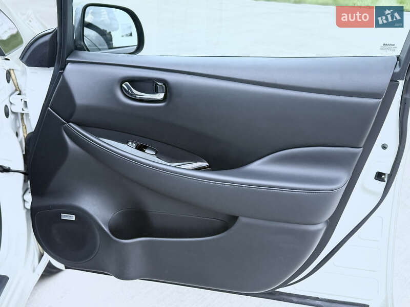 Хэтчбек Nissan Leaf 2014 в Луцке